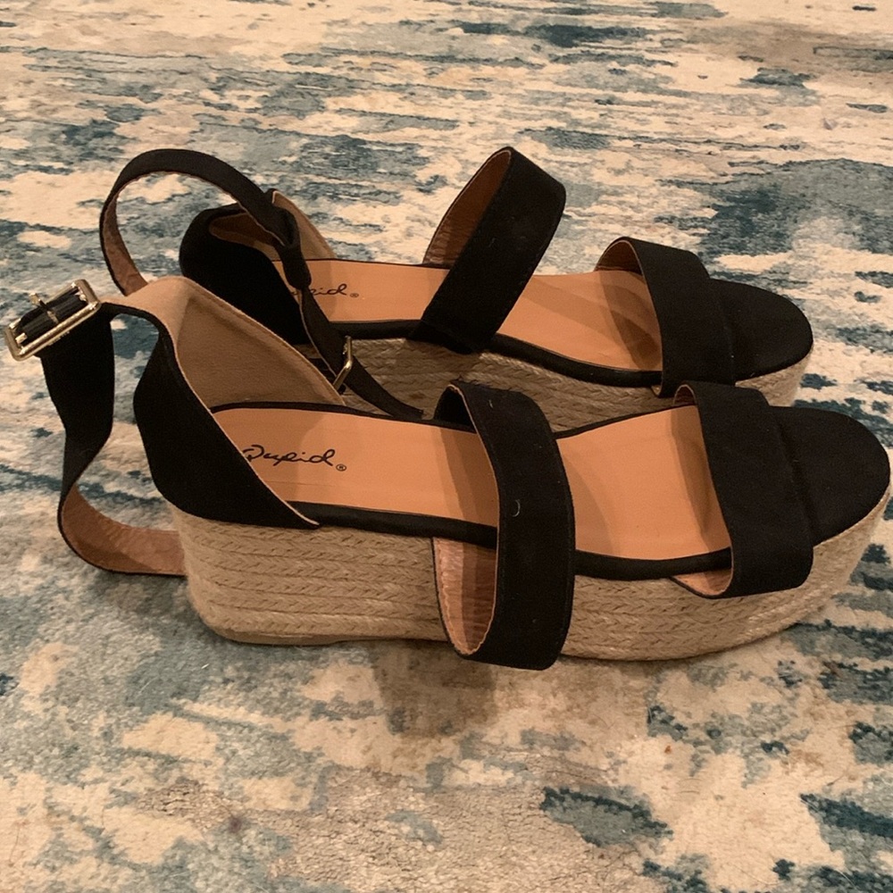 Black sandal heels